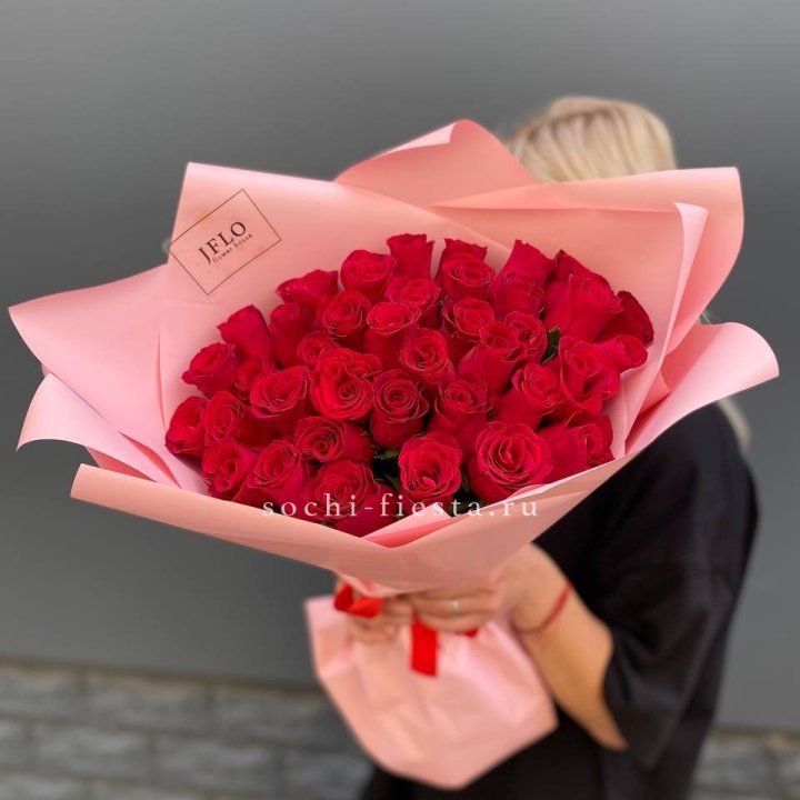 35 красных роз в Ангарске