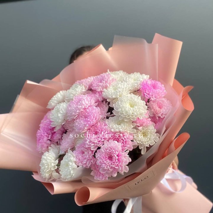  Букет бело-розовых хризантем  в Ангарске