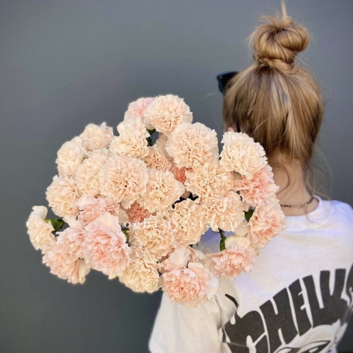 Охапка диантусов  в Ангарске