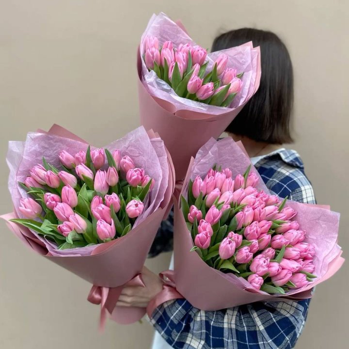 Букет розовых тюльпанов в Ангарске