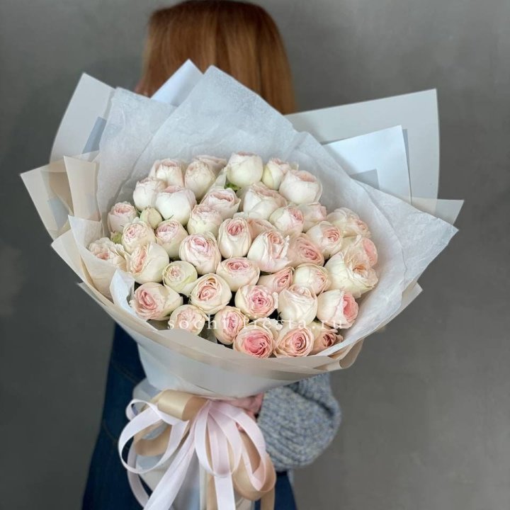 Букет пионовидных роз Пур лав в Ангарске