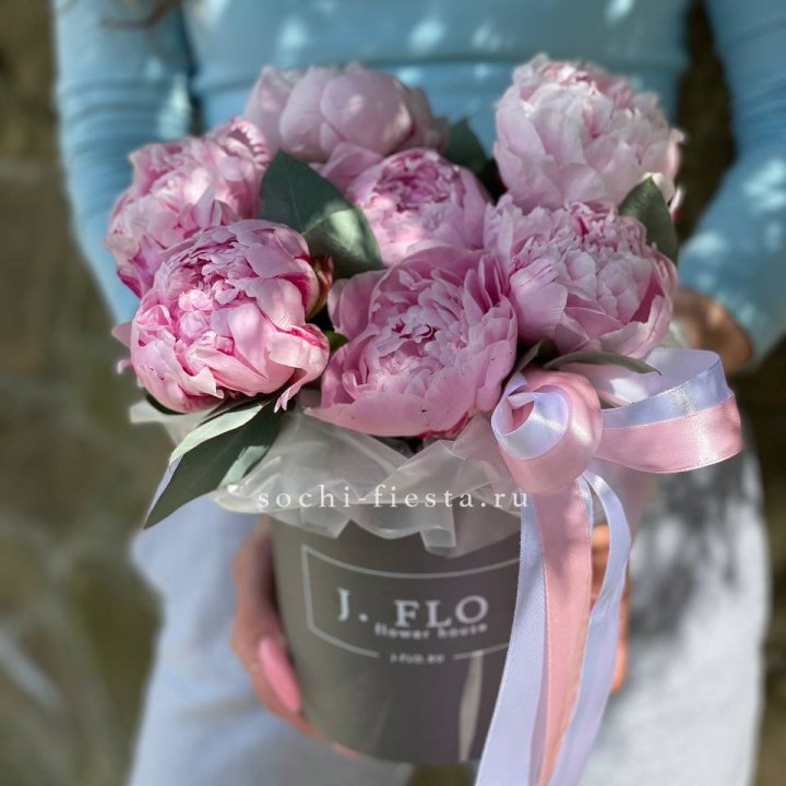 Цилиндр пионов с эвкалиптом в Ангарске