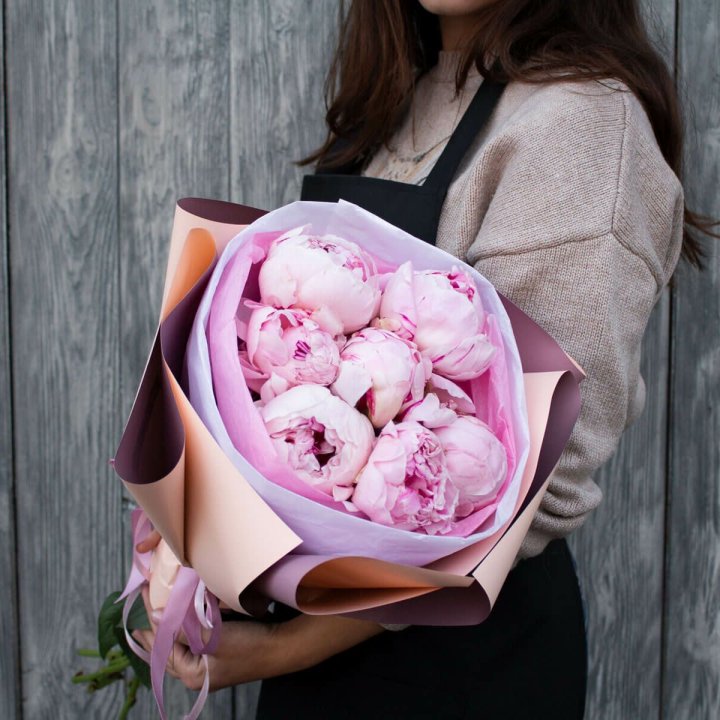 7 зефирных пионов в оформлении в Ангарске