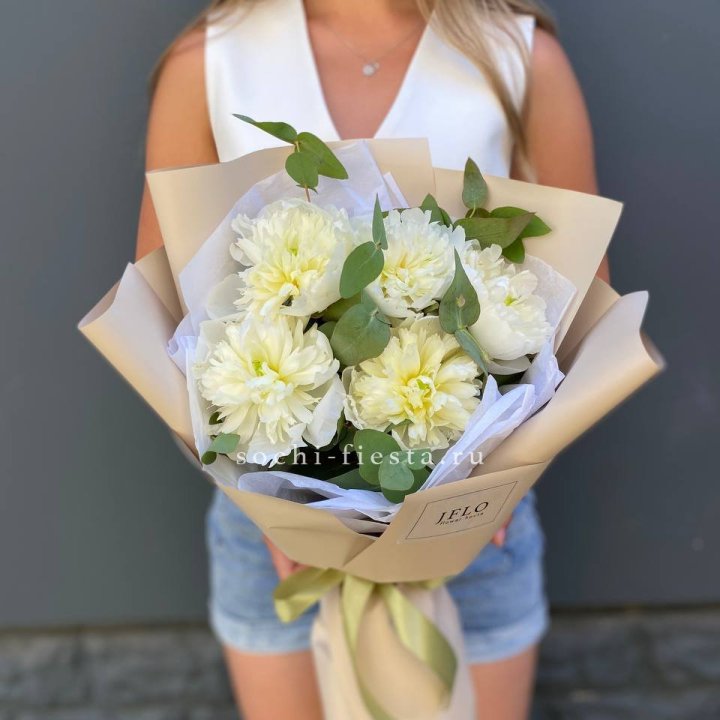  Букет белых пионов в Ангарске