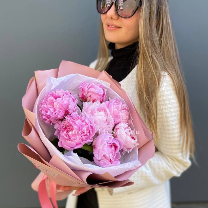 7 пионов в оформлении в Ангарске