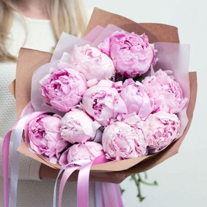 11 нежных пионов в Ангарске
