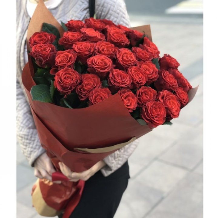 29 высоких роз  в Ангарске