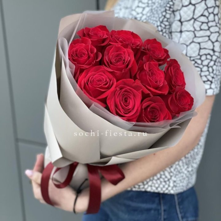 Букет красных роз "Рози" в Ангарске