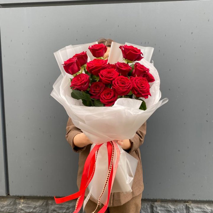 15 высоких роз  в Ангарске