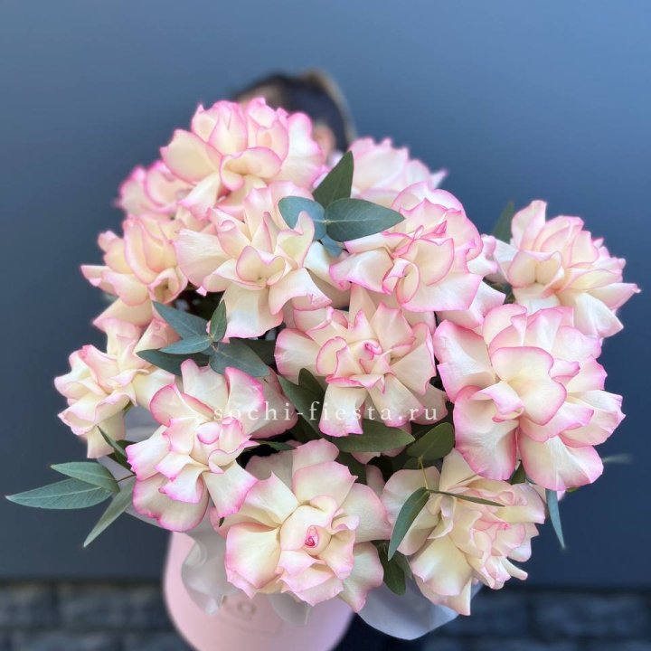 15 Французских роз Джумилия в боксе в Ангарске