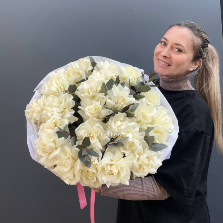 25 Белых французских роз Вайт найс в Ангарске