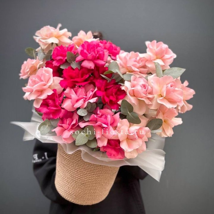 23 Французские розы Микс в боксе в Ангарске