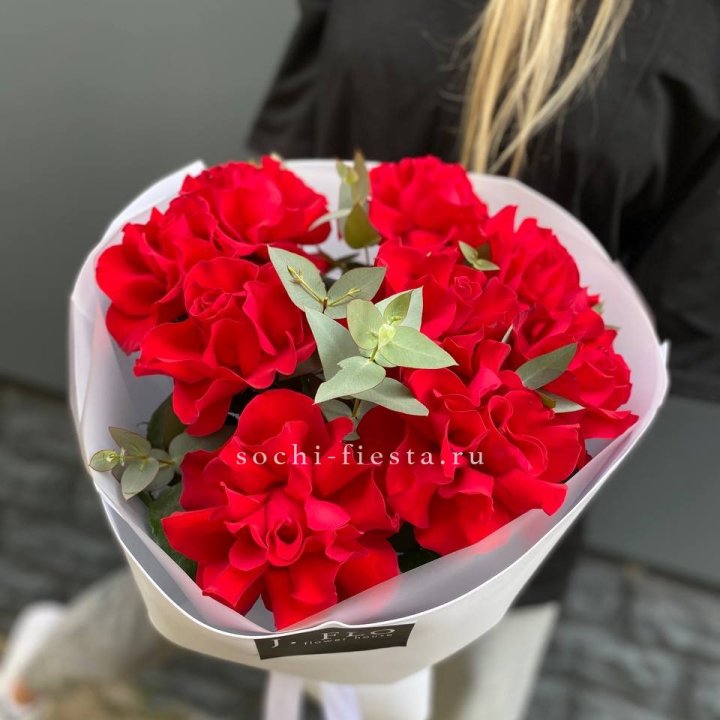 9 Красных французских роз в Ангарске