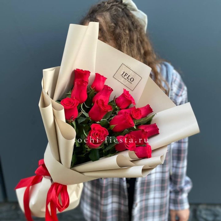 15 красных роз в Ангарске