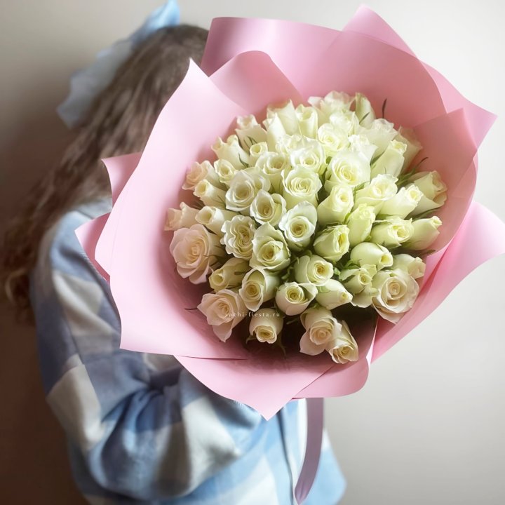 Букет из 51 белой розы (Кения) в Ангарске