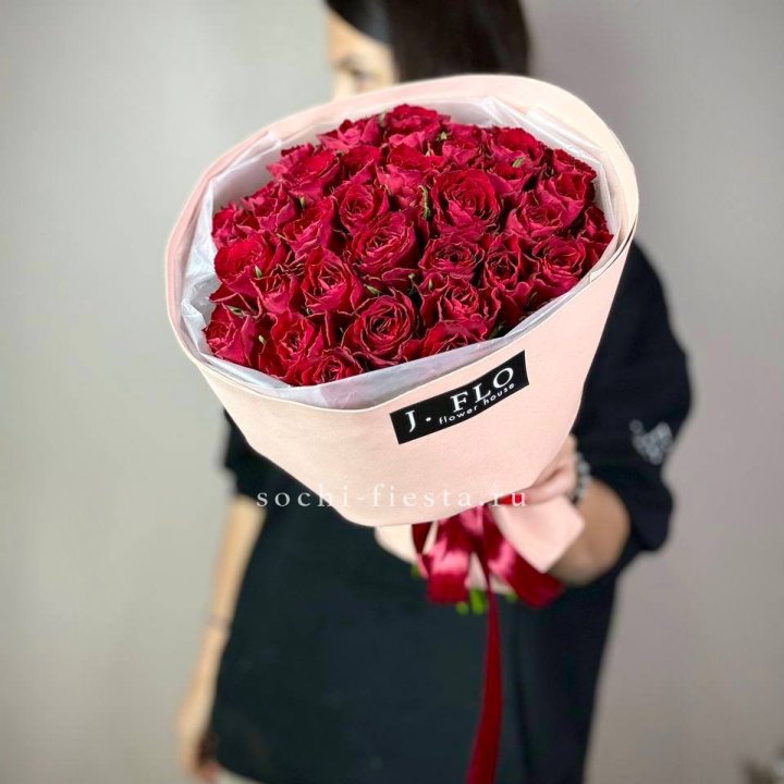 35 кенийских роз в Ангарске