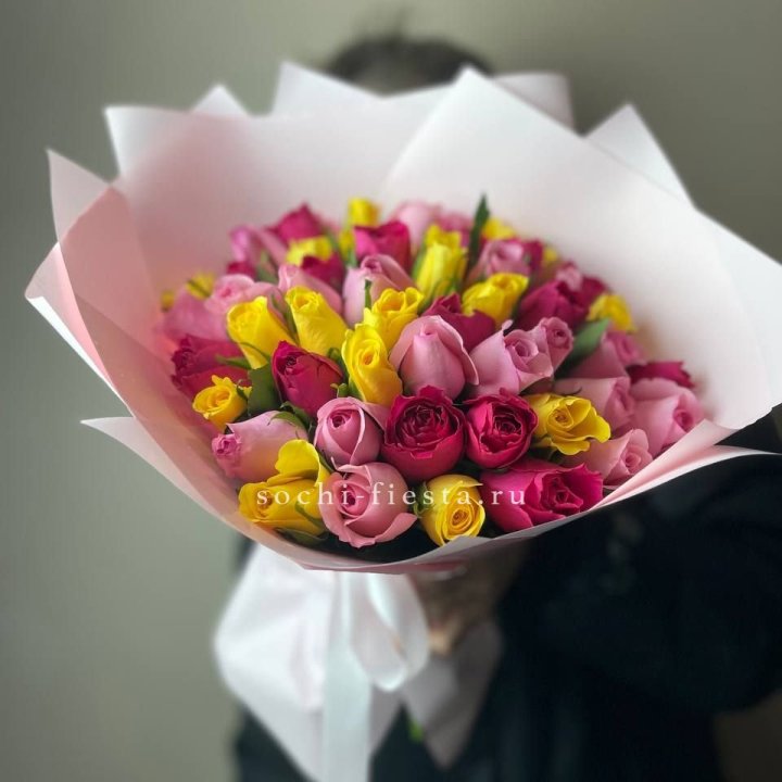 Букет из 51 розы Микс (Кения) в Ангарске