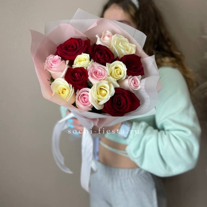 15 роз "Карусель" в Ангарске