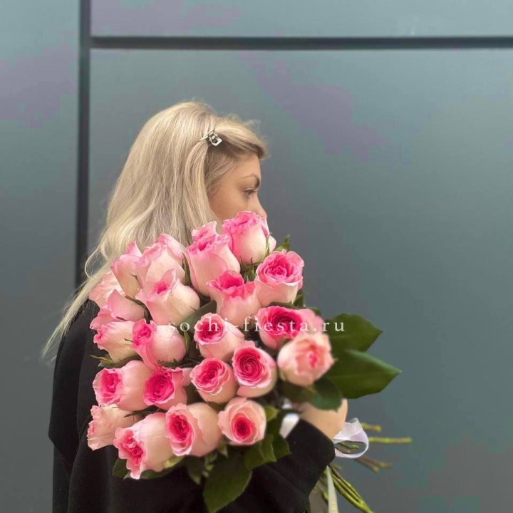  25 розовых роз в Ангарске