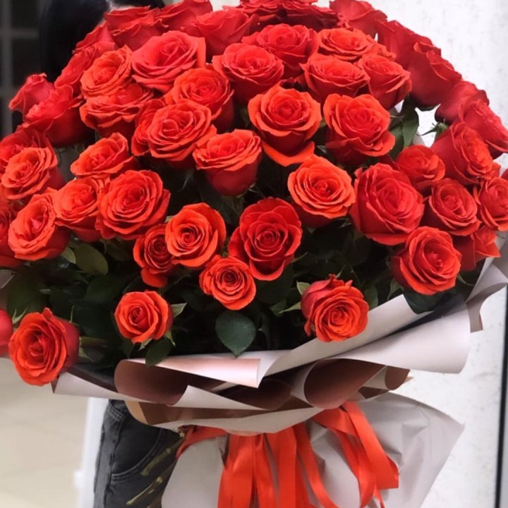 Букет высоких эквадорских роз  в Ангарске