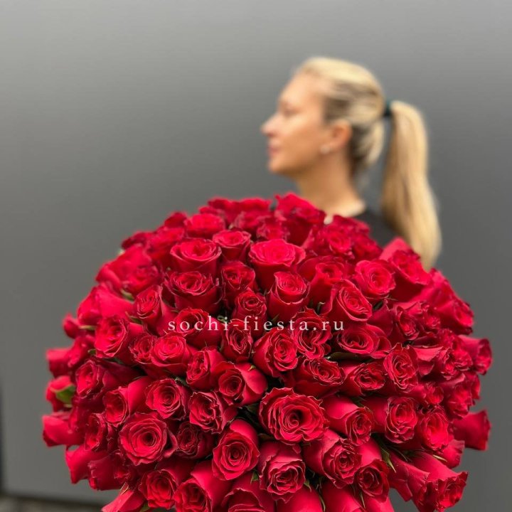 Охапка из 101 красной розы в Ангарске