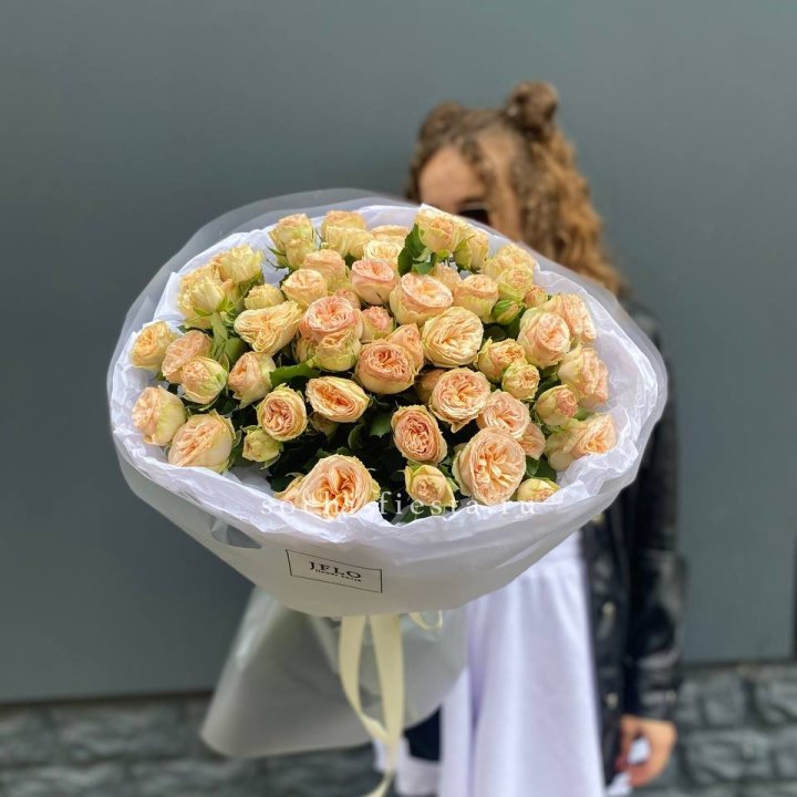 15 пионовидных роз в Ангарске