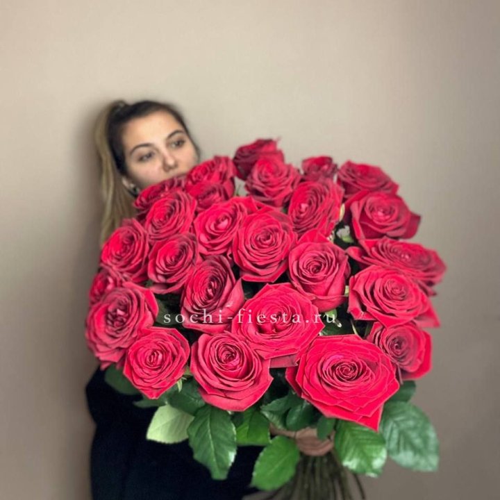25 высоких роз в Ангарске