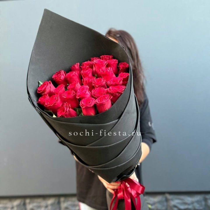 25 высоких красных роз в Ангарске