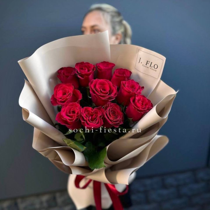 Букет красных роз "Наоми" в Ангарске