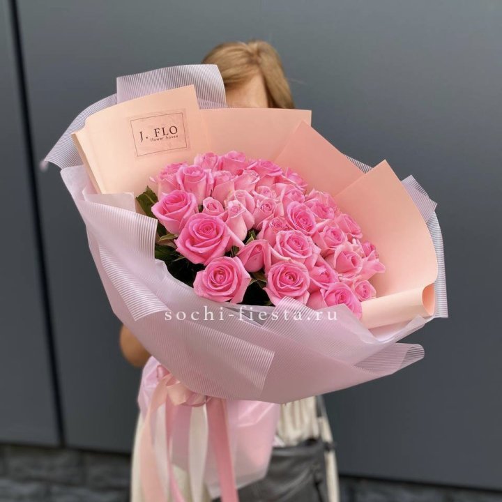 33 Розовые розы в Ангарске