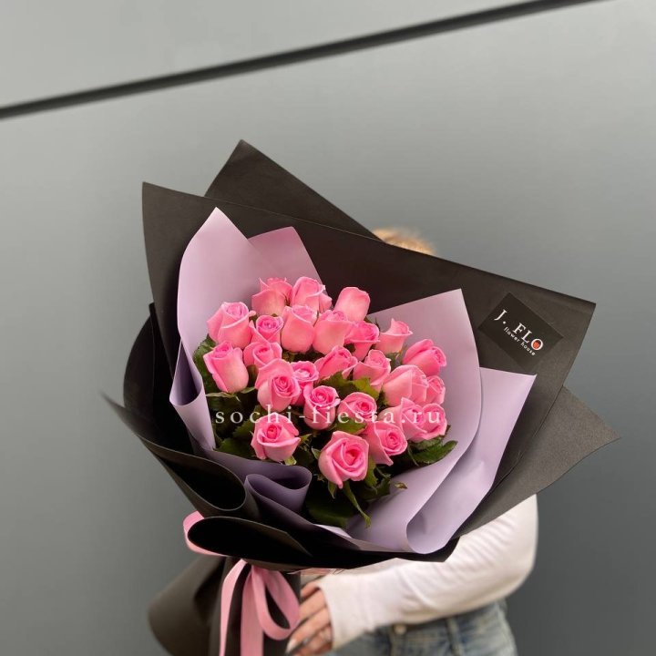 19 розовых роз  в Ангарске