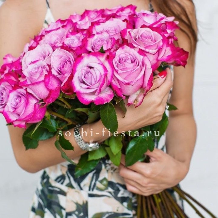 Букет высоких роз Ди перпел в Ангарске