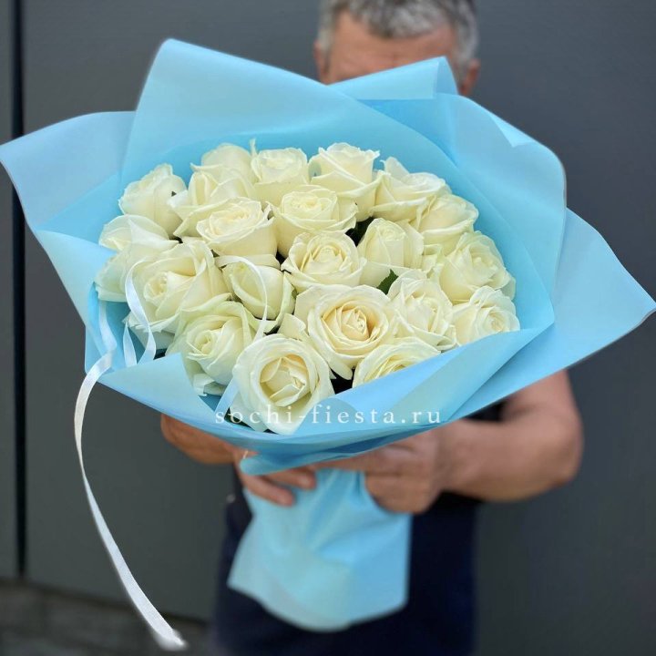 21 белая роза в Ангарске