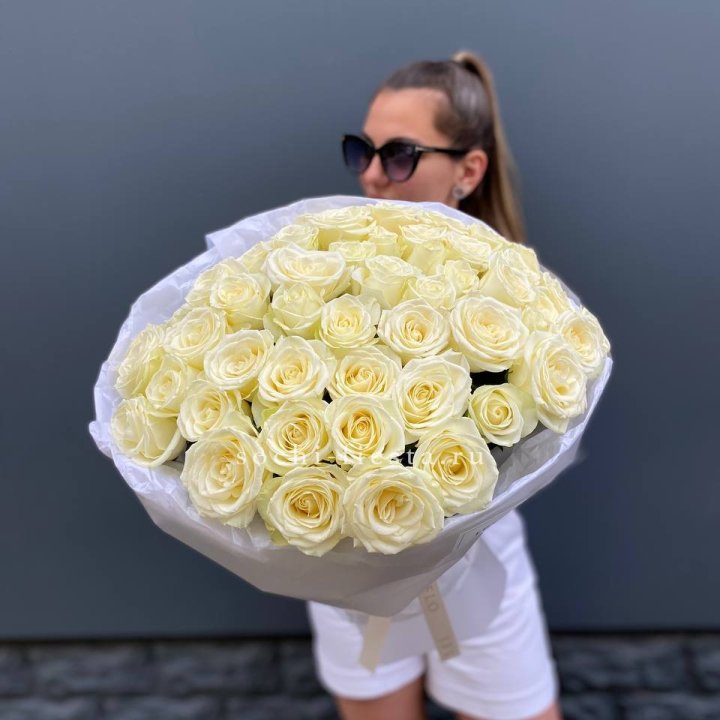 51 белая роза  в Ангарске