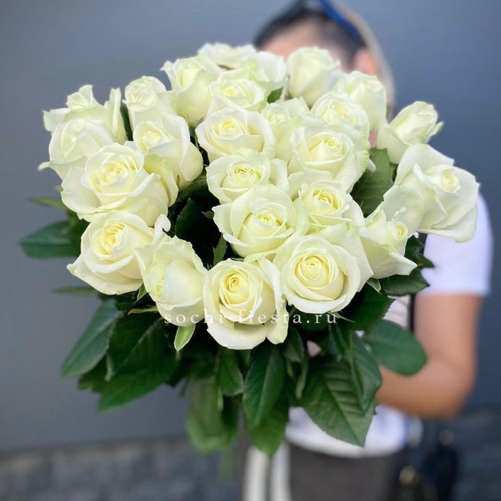 Голландские розы белые 25 в Ангарске
