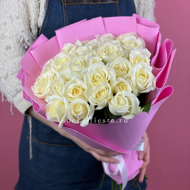 25 белых роз в Ангарске