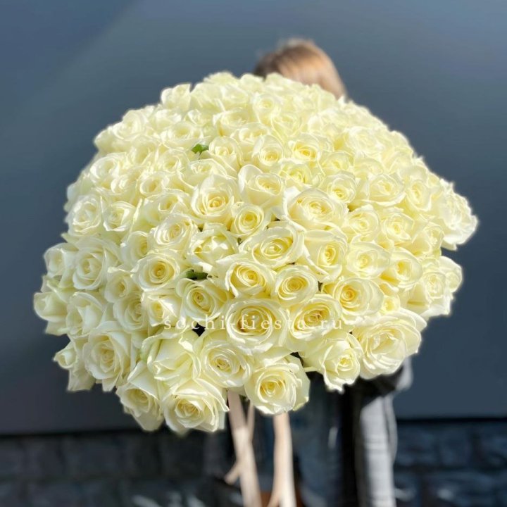 Букет  из 101 белой розы  в Ангарске