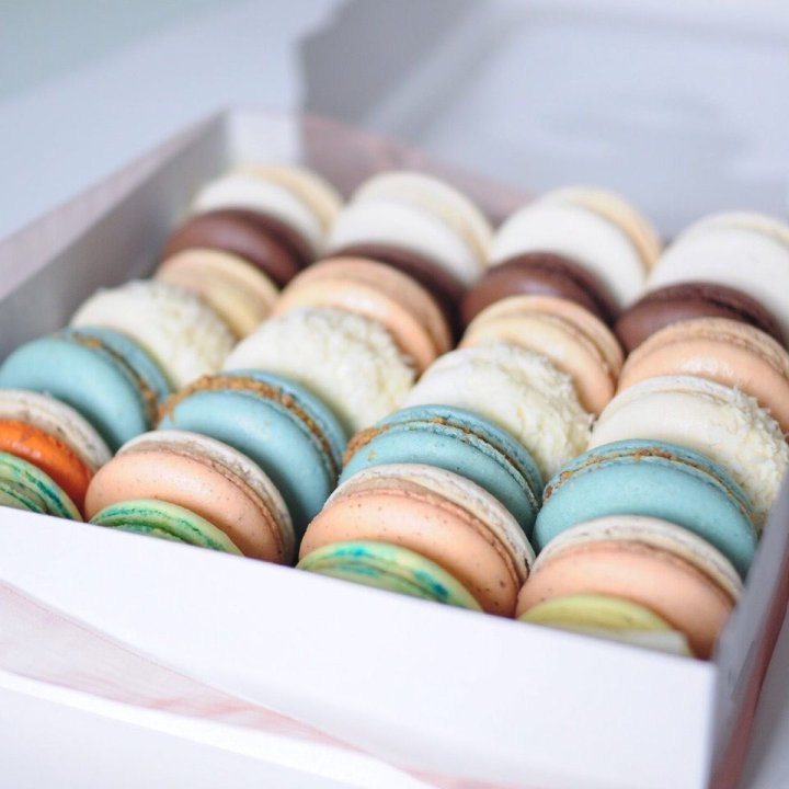 Коробка макаронс 25 шт. в Ангарске