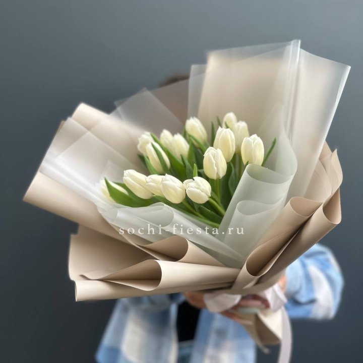 Букет из 15 белых тюльпанов в Ангарске