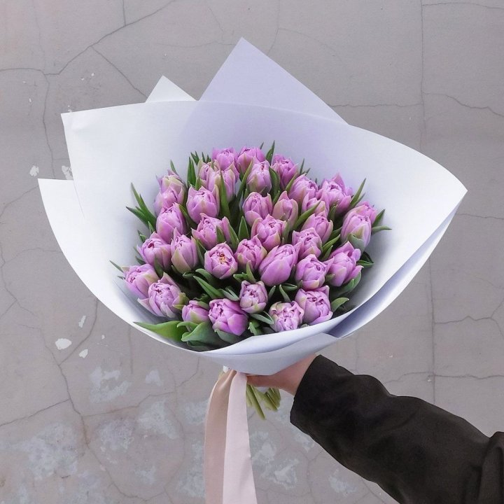 35 сиреневых тюльпанов в Ангарске