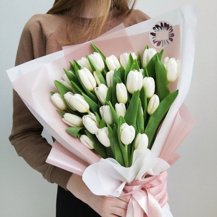 Букет белых тюльпанов "Моника" в Ангарске