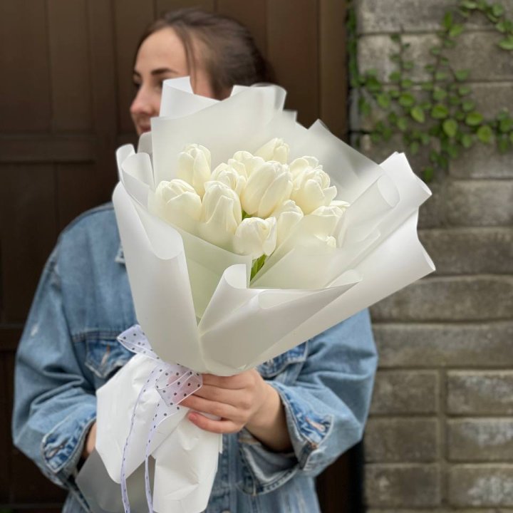 Букет белоснежных тюльпанов в Ангарске